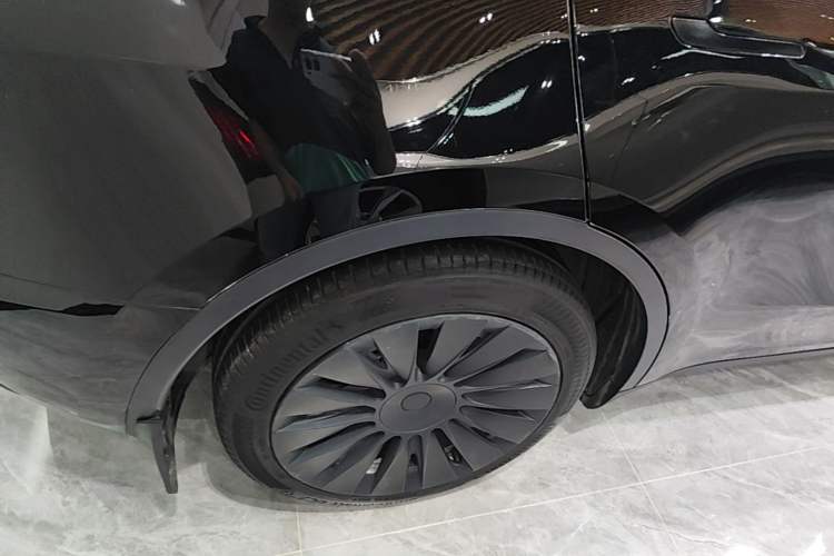 Used Tesla Model Y 2022 Rear-Wheel-Drive Version Right Rear Wheel Hub