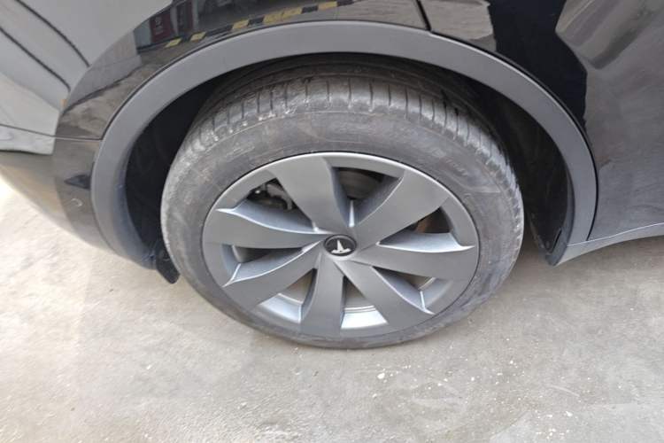 Used Tesla Model Y 2022 Revised Version Rear-Wheel Drive Right Rear Wheel Hub