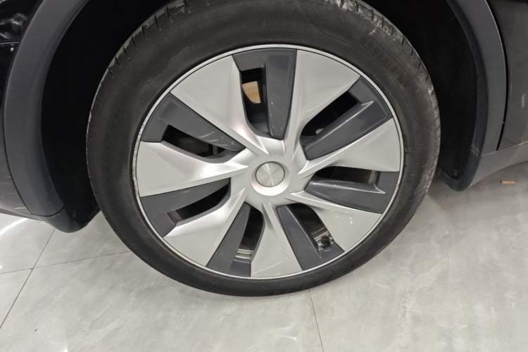 Used Tesla Model Y 2022 Revised Version Rear-Wheel Drive Right Rear Wheel Hub