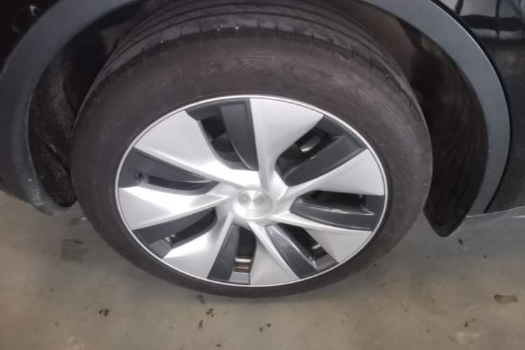 Used Tesla Model Y 2022 Revised Version Rear-Wheel Drive Right Rear Wheel Hub