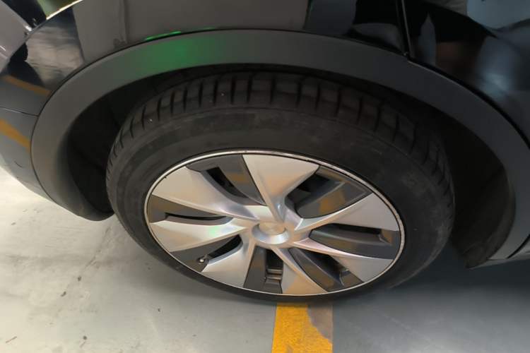 Used Tesla Model Y 2022 Revised Version Rear-Wheel Drive Right Rear Wheel Hub