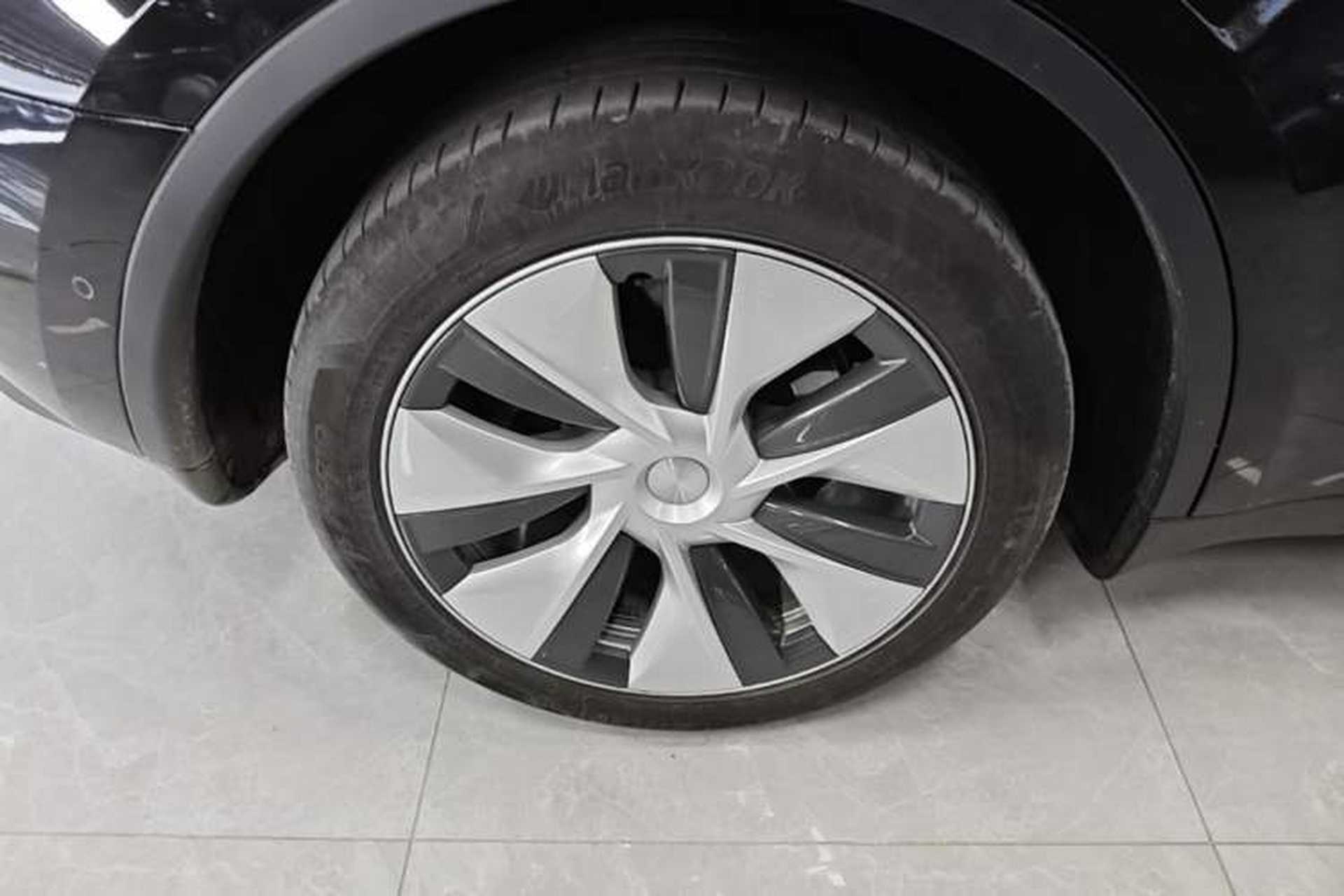 Used Tesla Model Y 2022 Revised Version Long-Range All-Wheel Drive Right Rear Wheel Hub