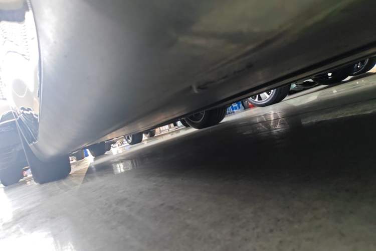 Used Tesla Model Y 2022 Revised Version Rear-Wheel Drive Right Side Sill