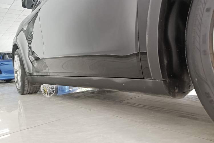 Used Tesla Model Y 2022 Revised Version Rear-Wheel Drive Right Side Sill