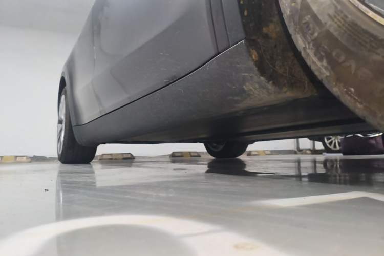 Used Tesla Model Y 2022 Revised Version Rear-Wheel Drive Right Side Sill