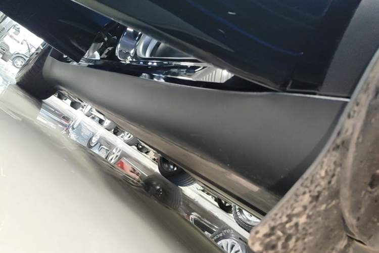 Used Tesla Model Y 2022 Rear-Wheel-Drive Version Right Side Sill
