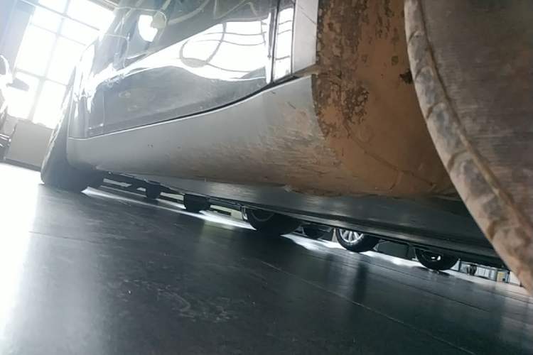 Used Tesla Model Y 2022 Rear-Wheel-Drive Version Right Side Sill