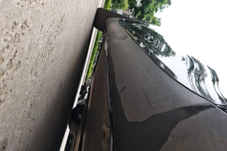 Used Tesla Model Y 2022 Rear-Wheel-Drive Version Right Side Sill