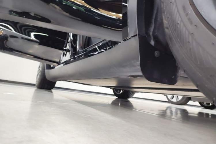 Used Tesla Model Y 2022 Revised Version Rear-Wheel Drive Right Side Sill