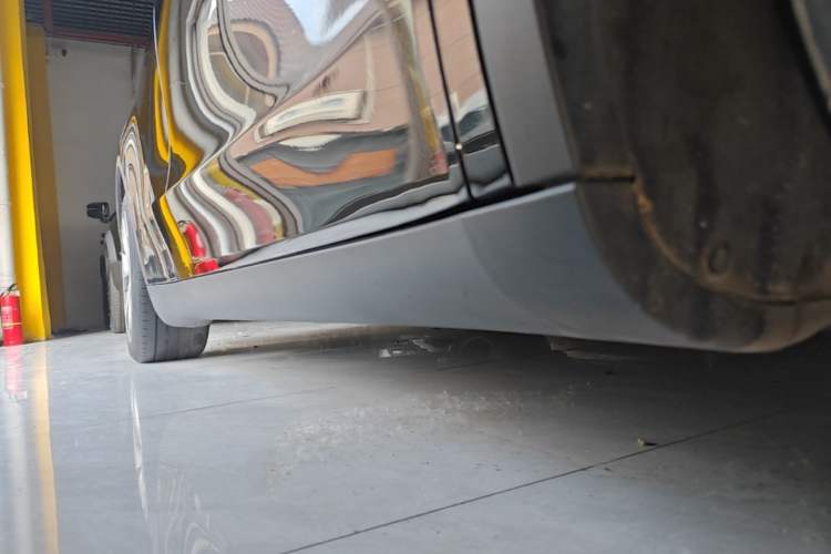 Used Tesla Model Y 2022 Revised Version Rear-Wheel Drive Right Side Sill