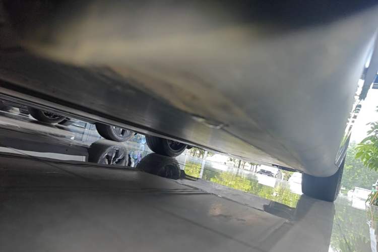 Used Tesla Model Y 2022 Revised Version Rear-Wheel Drive Right Side Sill