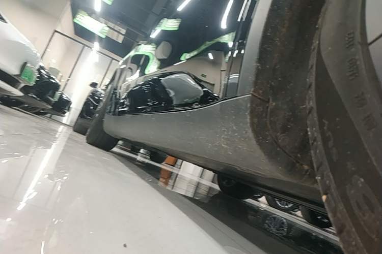Used Tesla Model Y 2022 Revised Version Long-Range All-Wheel Drive Right Side Sill
