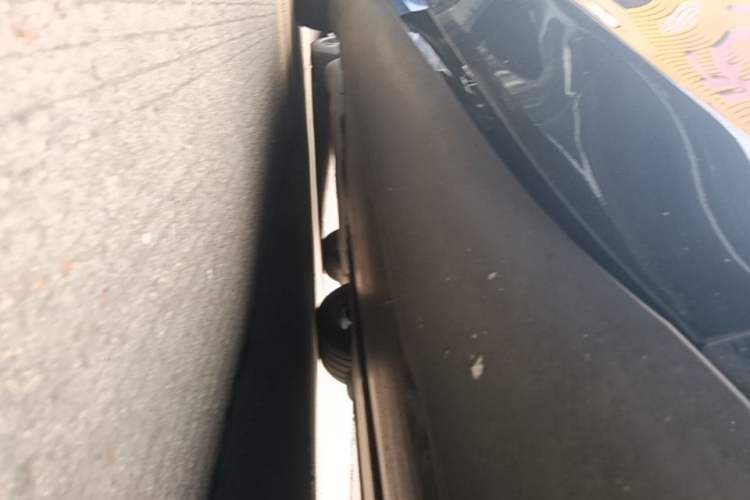 Used Tesla Model Y 2022 Rear-Wheel-Drive Version Right Side Sill