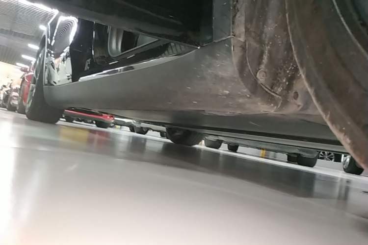 Used Tesla Model Y 2022 Revised Version Long-Range All-Wheel Drive Right Side Sill