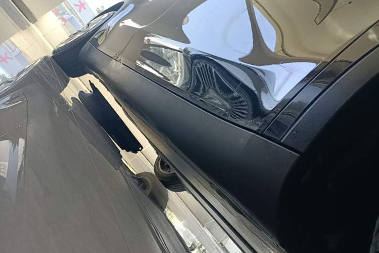 Used Tesla Model Y 2022 Revised Version Long-Range All-Wheel Drive Right Side Sill