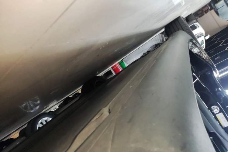 Used Tesla Model Y 2022 Rear-Wheel-Drive Version Right Side Sill