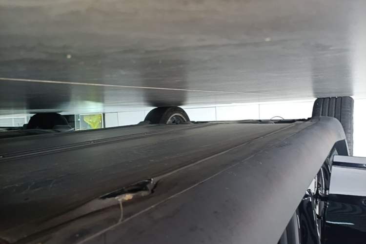 Used Tesla Model Y 2022 Rear-Wheel-Drive Version Right Side Sill