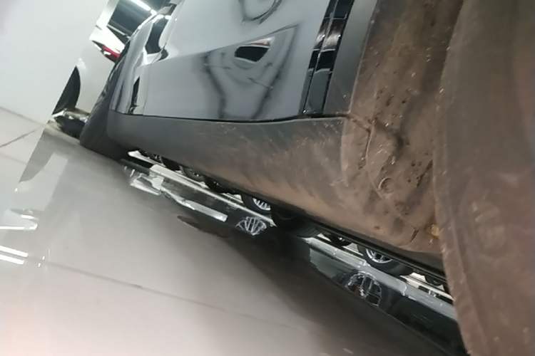 Used Tesla Model Y 2022 Revised Version Long-Range All-Wheel Drive Right Side Sill