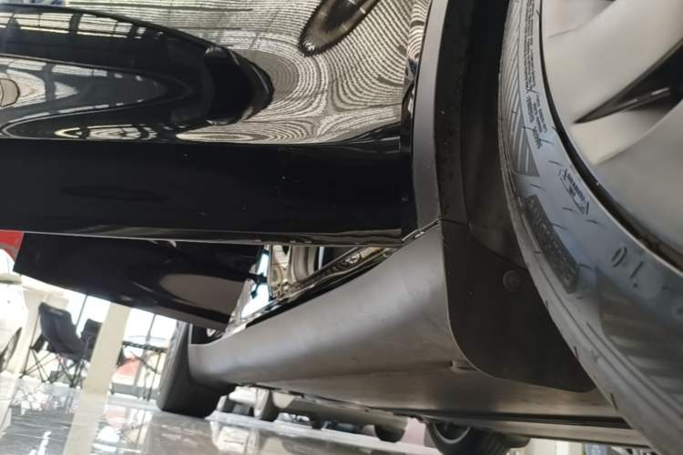Used Tesla Model Y 2022 Revised Version Rear-Wheel Drive Right Side Sill