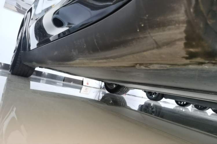 Used Tesla Model Y 2022 Revised Version Rear-Wheel Drive Right Side Sill
