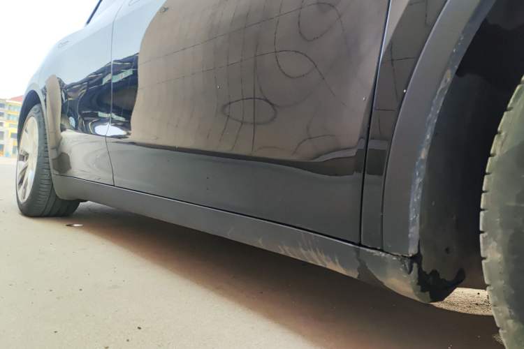 Used Tesla Model Y 2022 Revised Version Rear-Wheel Drive Right Side Sill
