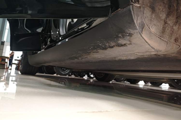 Used Tesla Model Y 2022 Revised Version Long-Range All-Wheel Drive Right Side Sill