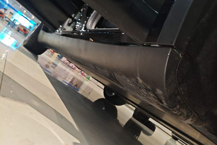 Used Tesla Model Y 2022 Rear-Wheel-Drive Version Right Side Sill