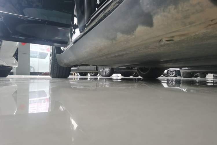 Used Tesla Model Y 2022 Revised Version Long-Range All-Wheel Drive Right Side Sill