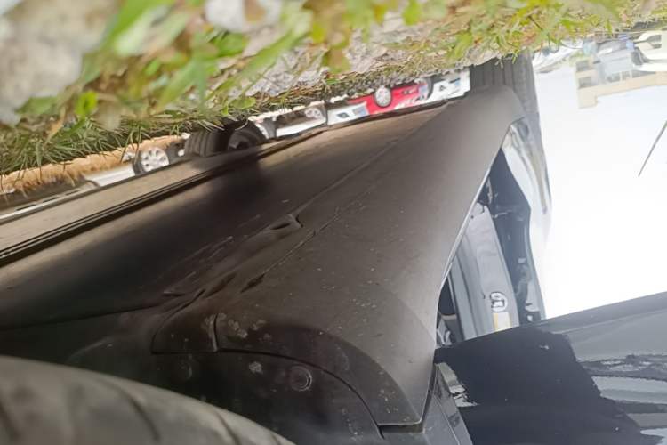 Used Tesla Model Y 2022 Revised Version Rear-Wheel Drive Right Side Sill