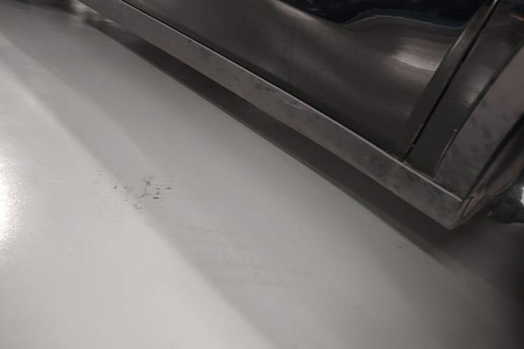Used Tesla Model Y 2022 Revised Version Rear-Wheel Drive Right Side Sill