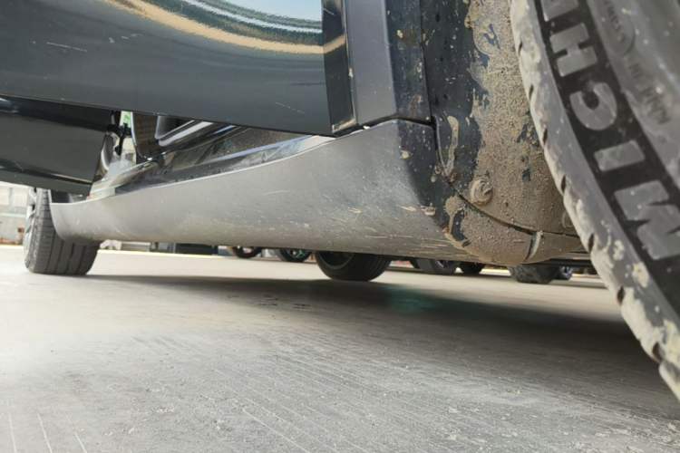 Used Tesla Model Y 2022 Revised Version Long-Range All-Wheel Drive Right Side Sill