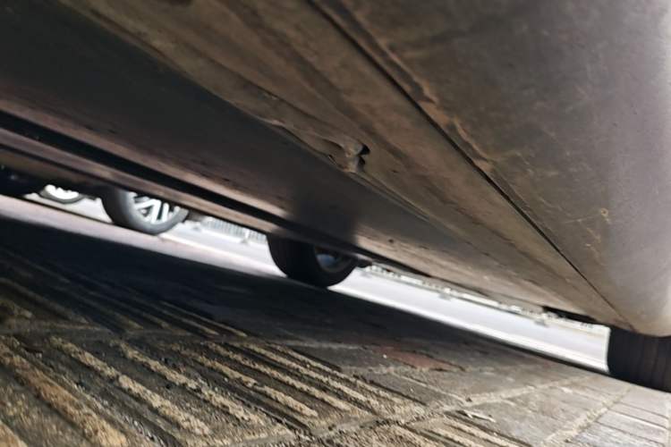 Used Tesla Model Y 2022 Revised Version Rear-Wheel Drive Right Side Sill