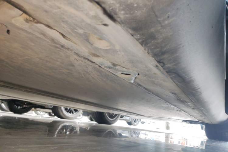 Used Tesla Model Y 2022 Revised Version Long-Range All-Wheel Drive Right Side Sill