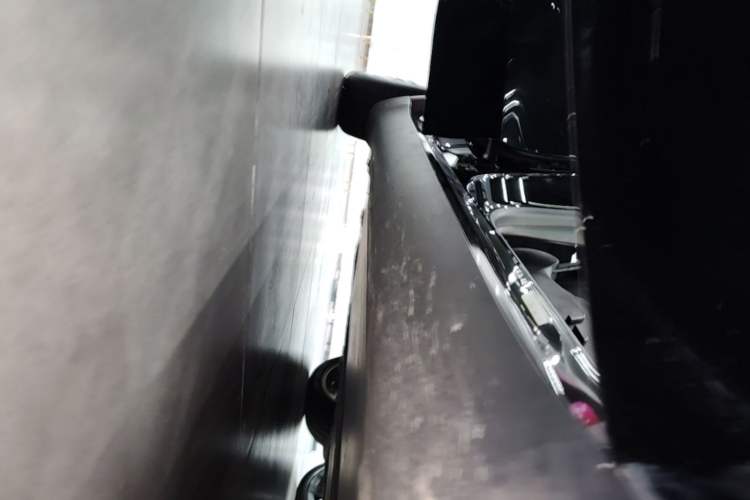 Used Tesla Model Y 2022 Revised Version Rear-Wheel Drive Right Side Sill
