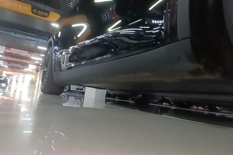 Used Tesla Model Y 2022 Revised Version Rear-Wheel Drive Right Side Sill