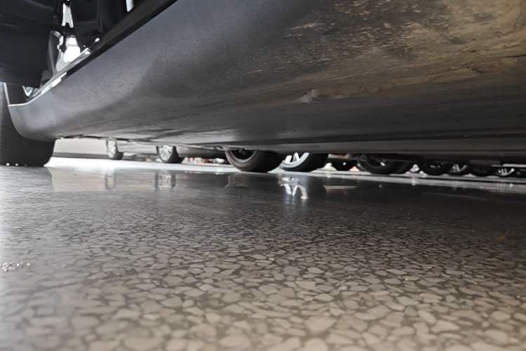 Used Tesla Model Y 2022 Rear-Wheel-Drive Version Right Side Sill