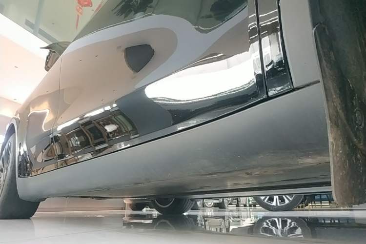 Used Tesla Model Y 2022 Revised Version Rear-Wheel Drive Right Side Sill