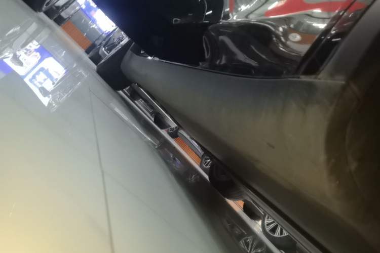 Used Tesla Model Y 2022 Revised Version Long-Range All-Wheel Drive Right Side Sill