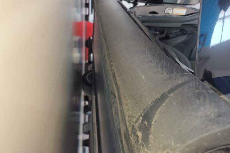 Used Tesla Model Y 2022 Rear-Wheel-Drive Version Right Side Sill
