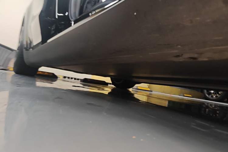Used Tesla Model Y 2022 Revised Version Rear-Wheel Drive Right Side Sill