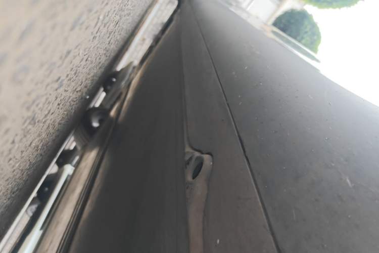 Used Tesla Model Y 2022 Rear-Wheel-Drive Version Right Side Sill
