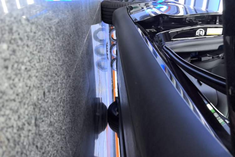 Used Tesla Model Y 2022 Revised Version Rear-Wheel Drive Right Side Sill