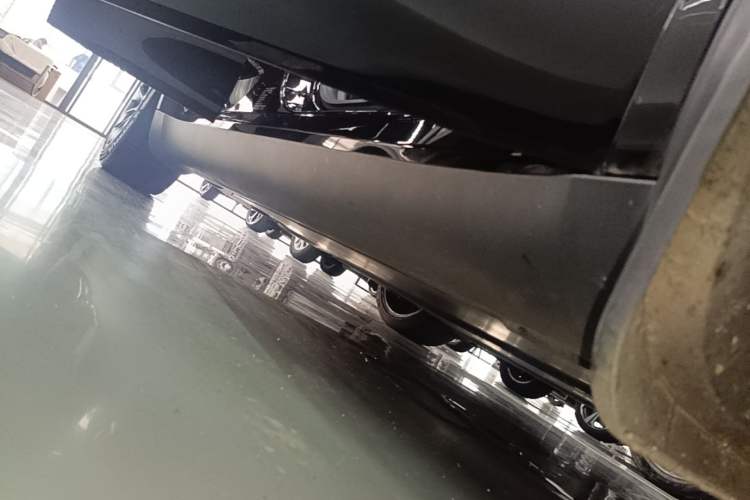Used Tesla Model Y 2022 Rear-Wheel-Drive Version Right Side Sill