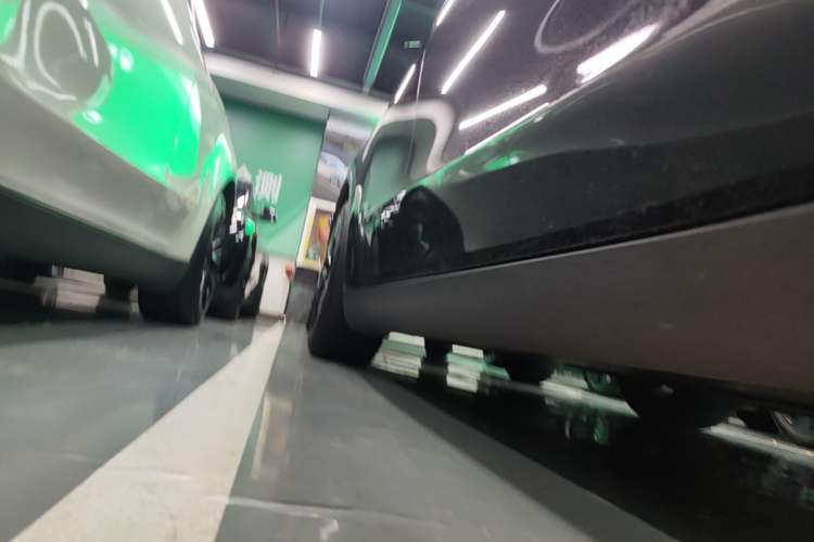 Used Tesla Model Y 2022 Rear-Wheel-Drive Version Right Side Sill