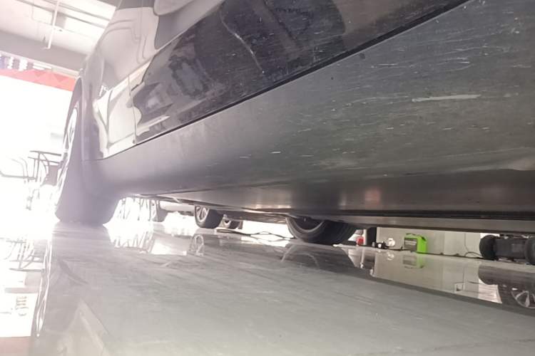 Used Tesla Model Y 2022 Rear-Wheel-Drive Version Right Side Sill