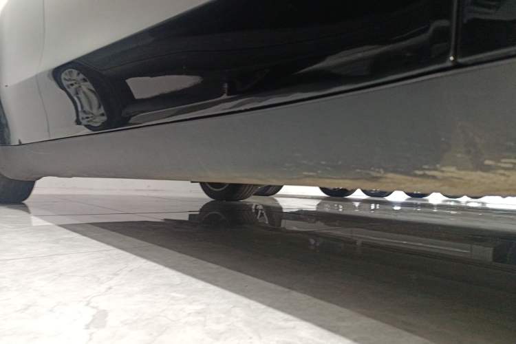 Used Tesla Model Y 2022 Revised Version Rear-Wheel Drive Right Side Sill
