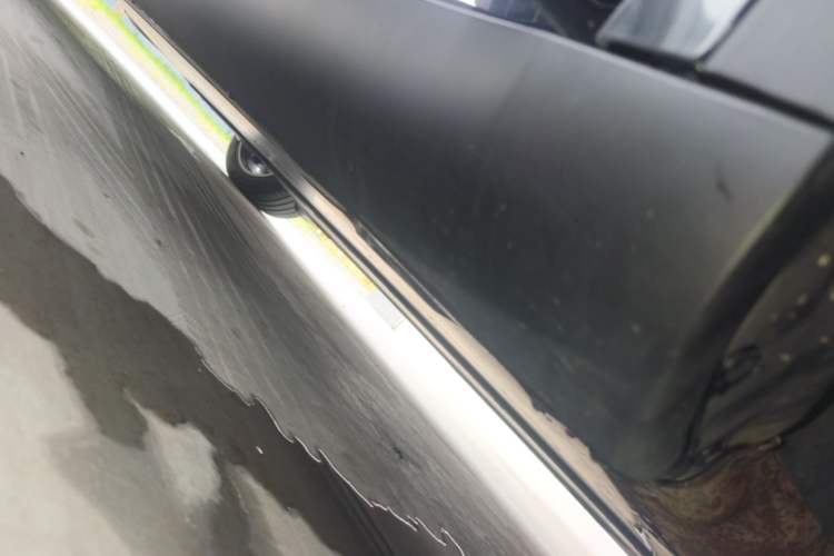Used Tesla Model Y 2022 Revised Version Rear-Wheel Drive Right Side Sill