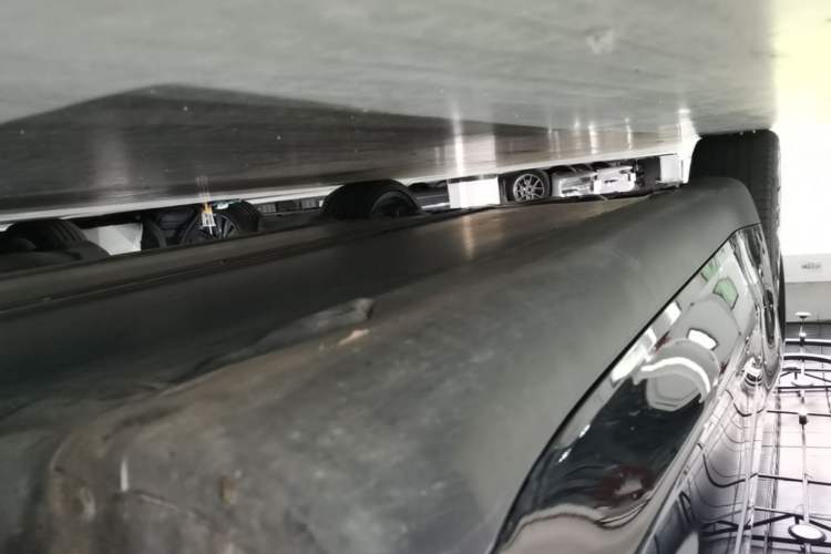 Used Tesla Model Y 2022 Rear-Wheel-Drive Version Right Side Sill