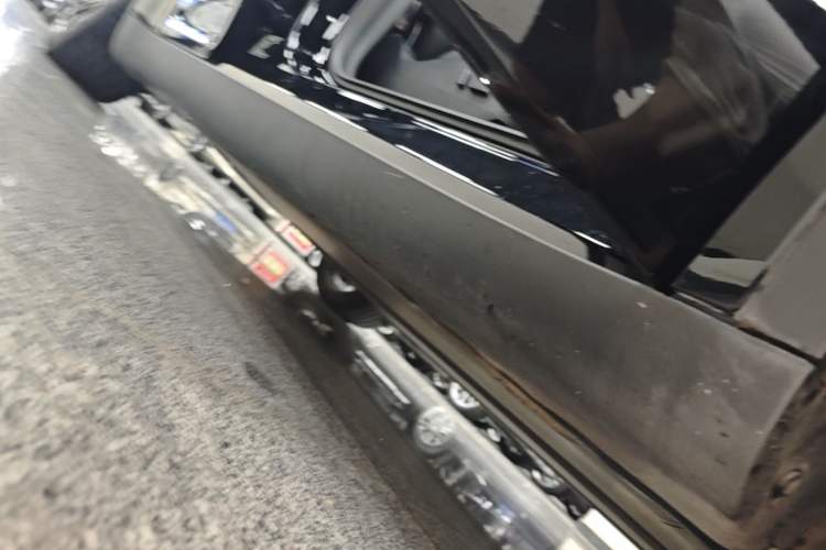 Used Tesla Model Y 2022 Rear-Wheel-Drive Version Right Side Sill