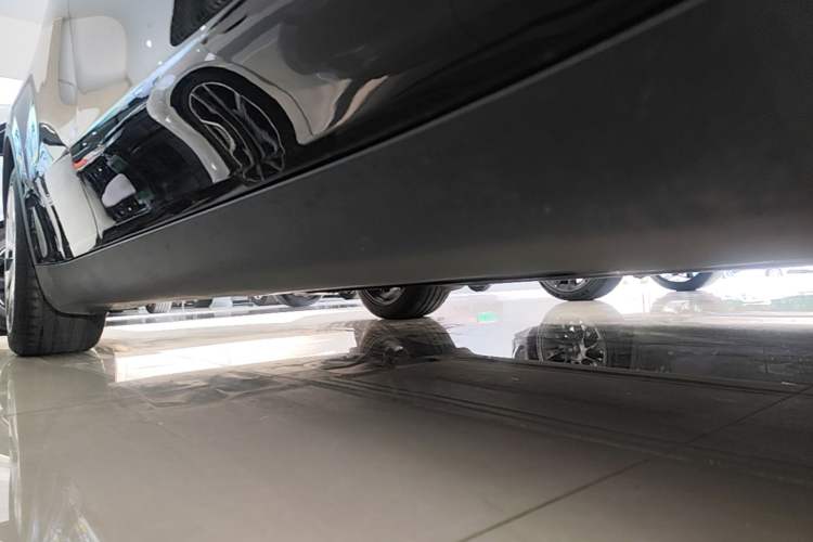 Used Tesla Model Y 2022 Revised Version Rear-Wheel Drive Right Side Sill